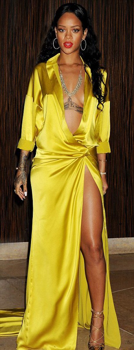 Η Ριάνα ξέχασε πάλι τα εσώρουχα στο σπίτι [εικόνες] | iefimerida.gr 2