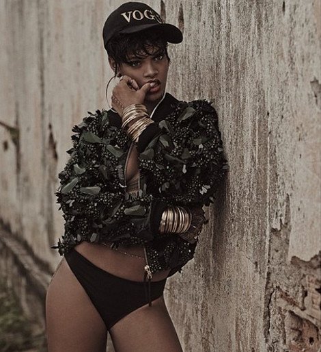 Η πιο αισθησιακή τόπλες φωτογράφιση της Ριάνα [εικόνες] | iefimerida.gr 6