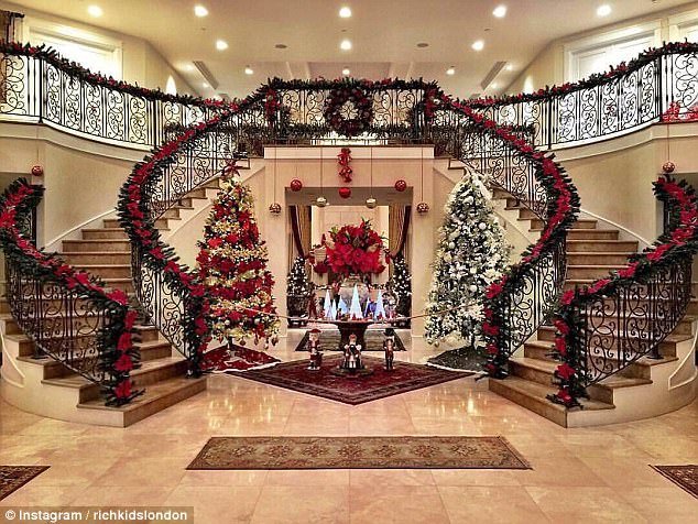 Τα πλουσιόπαιδια του Instagram κάνουν Χριστούγεννα -Διακοπές και πανάκριβα δώρα κάτω από τα δέντρα [εικόνες] | iefimerida.gr 1