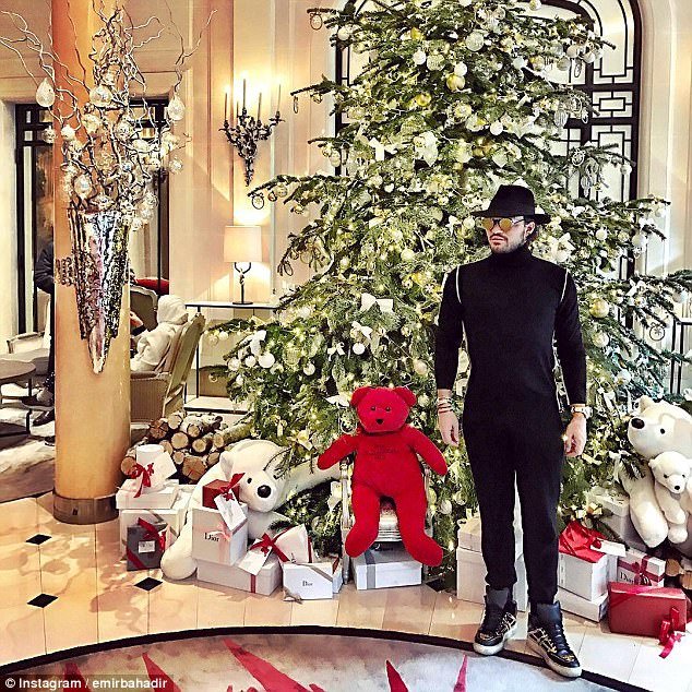 Τα πλουσιόπαιδια του Instagram κάνουν Χριστούγεννα -Διακοπές και πανάκριβα δώρα κάτω από τα δέντρα [εικόνες] | iefimerida.gr 0