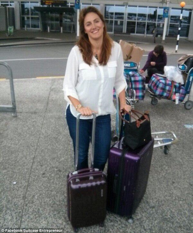 Αστεγη και πάμπλουτη -Η επιχειρηματίας που ζει και δουλεύει έξω με μια βαλίτσα και βγάζει χιλιάδες δολάρια [εικόνες]  | iefimerida.gr 1