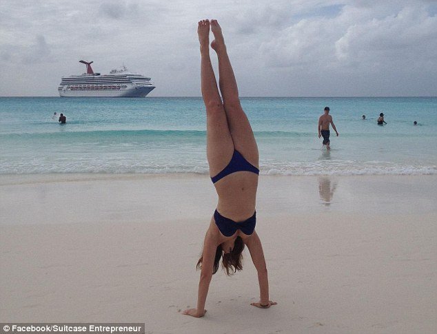 Αστεγη και πάμπλουτη -Η επιχειρηματίας που ζει και δουλεύει έξω με μια βαλίτσα και βγάζει χιλιάδες δολάρια [εικόνες]  | iefimerida.gr 2