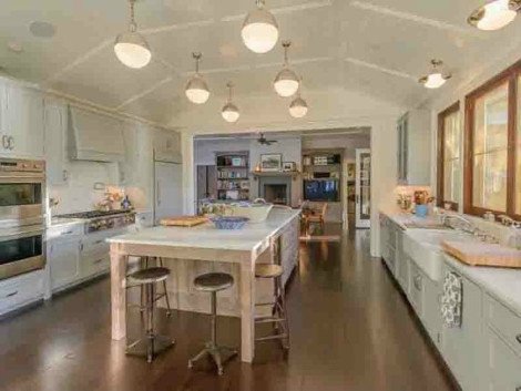 Ο Ρίτσαρντ Γκιρ πουλά το ησυχαστήριό του με την ιδιωτική λίμνη και τα 12 υπνοδωμάτια [εικόνες] | iefimerida.gr 2