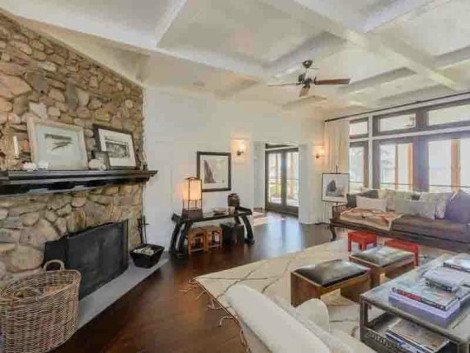 Ο Ρίτσαρντ Γκιρ πουλά το ησυχαστήριό του με την ιδιωτική λίμνη και τα 12 υπνοδωμάτια [εικόνες] | iefimerida.gr 3