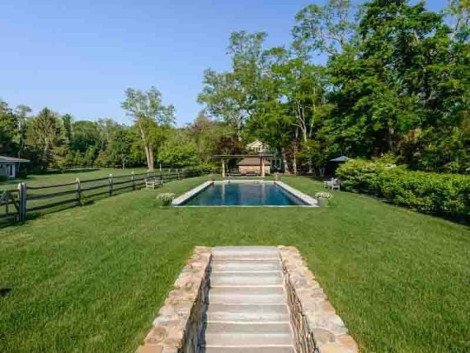 Ο Ρίτσαρντ Γκιρ πουλά το ησυχαστήριό του με την ιδιωτική λίμνη και τα 12 υπνοδωμάτια [εικόνες] | iefimerida.gr 10