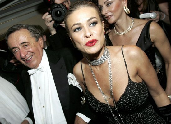 150.000 δολάρια πλήρωσε Αυστριακός τις Πάμελα Άντερσον και Πάρις Χίλτον για μια νύχτα [εικόνες]  | iefimerida.gr 2