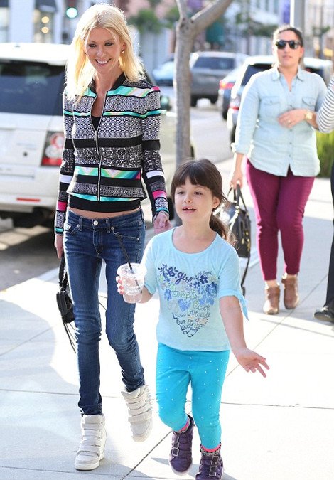 Η Τάρα Ρέιντ πάσχει από νευρική ανορεξία – Περπατά σκελετωμένη στο Λος Ατζελες [εικόνες] | iefimerida.gr 4