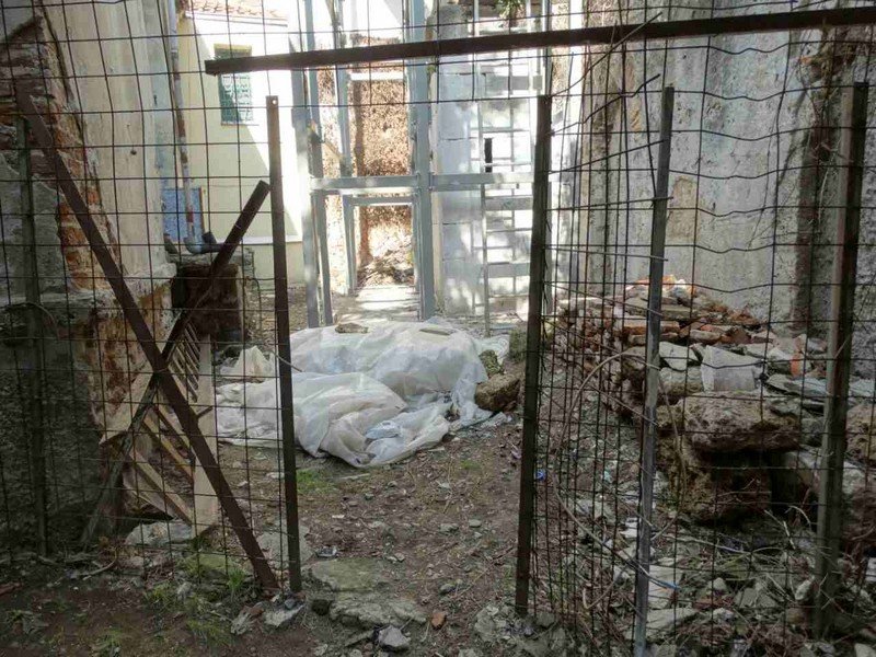 Συνελήφθησαν επ' αυτοφώρω ενώ επιχειρούσαν να διαρρήξουν κοσμηματοπωλείο με ριφιφί [εικόνες]  | iefimerida.gr 0