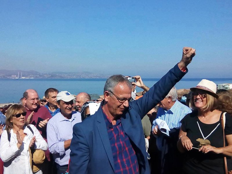 Οι δύο όψεις του ΣΥΡΙΖΑ: Ο Τσίπρας στον Τραμπ, οι υπουργοί στη Μακρόνησο [εικόνες] | iefimerida.gr 0