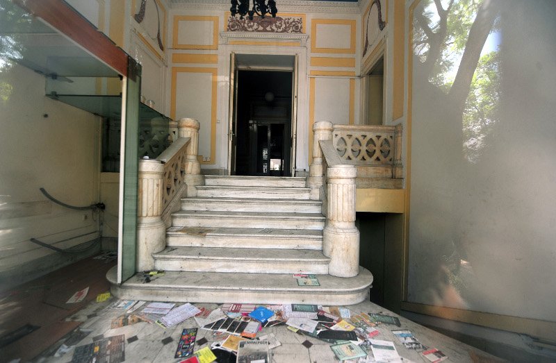 Το μαραζωμένο κτίριο της Ρηγίλλης όπου θα πάει η ΝΔ [εικόνες] | iefimerida.gr 1