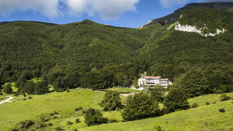 Σοκ: Ο,τι απέμεινε από το ξενοδοχείο στην Ιταλία που θάφτηκε από χιονοστιβάδα [βίντεο] | iefimerida.gr 3