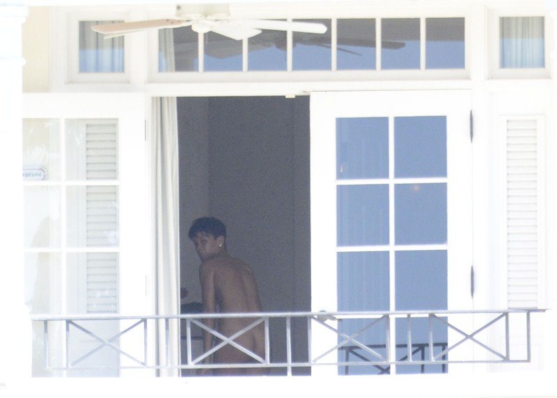 Η Ριάνα ακριβώς όπως τη γέννησε η μαμά της - Τσίτσιδη [εικόνες] | iefimerida.gr 0