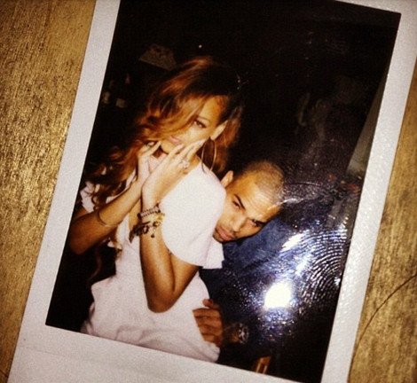 Οταν η Ριάνα πασαλείφθηκε με τούρτα και της χούφτωσαν τα οπίσθια [εικόνες] | iefimerida.gr 0