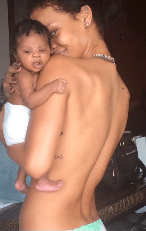 Αυτή έχει κλέψει την καρδιά της Ριάνα: Δεν μπορώ, είμαι τόσο ερωτευμένη [εικόνα] | iefimerida.gr 0