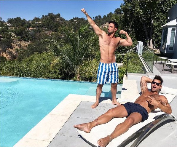 Ο Ρίκι Μάρτιν παντρεύεται τον σύντροφό του [εικόνες] | iefimerida.gr 0