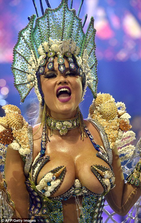 Ούτε ο φόβος για τον ιό Ζίκα δεν σταματά τους χορούς στο Ρίο -Ξεκίνησε το καρναβάλι [εικόνες] | iefimerida.gr 1