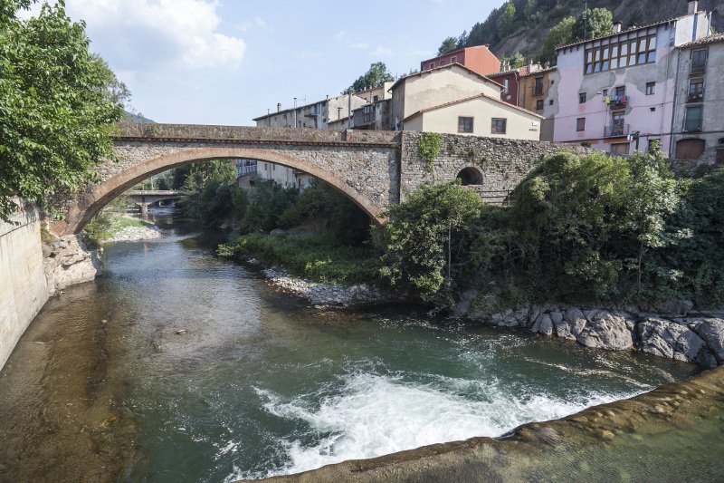 Ριπόλ: Η κουκλίστικη πόλη στα Πυρηναία που έγινε «φωλιά» τζιχαντιστών [εικόνες] | iefimerida.gr 2