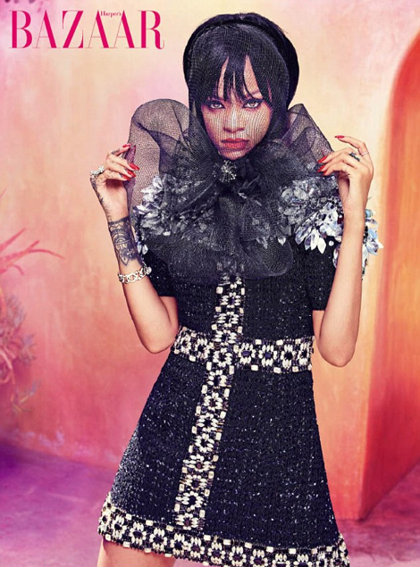 Η Ριάνα κάνει στροφή στη...σεμνότητα -Ποζάρει ντυμένη και εντυπωσιάζει [εικόνες]  | iefimerida.gr 1