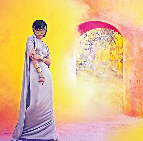 Η Ριάνα κάνει στροφή στη...σεμνότητα -Ποζάρει ντυμένη και εντυπωσιάζει [εικόνες]  | iefimerida.gr 4