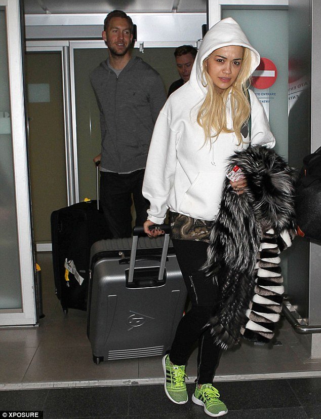 Η Rita Ora, όταν δεν είναι βαμμένη, είναι μια ασχημούτσικη Σλάβα [εικόνες] | iefimerida.gr 0