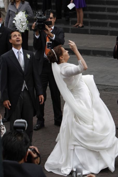 Σάλος στο Μεξικό -Ακυρος ο γάμος του Προέδρου της χώρας με την τηλεστάρ; [εικόνες] | iefimerida.gr 22