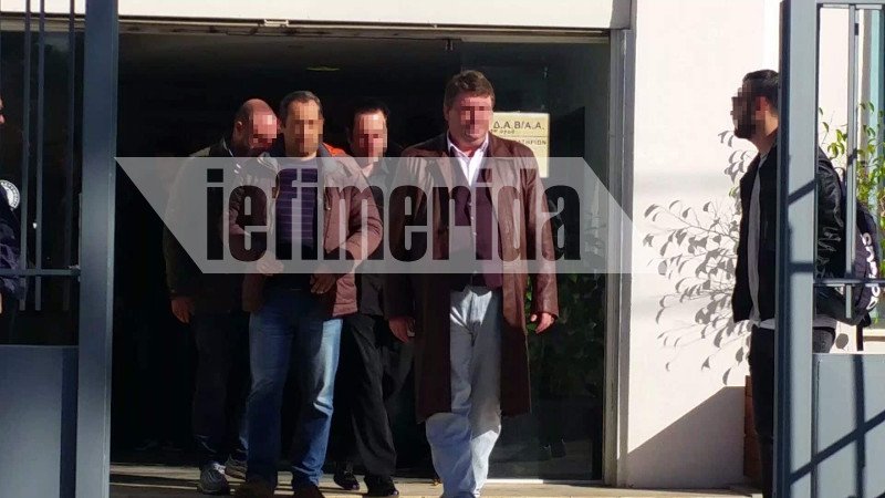 Φωτό: Οι συλληφθέντες για το κύκλωμα λαθρεμπορίας χρυσού, ανάμεσά τους ο γνωστός ενεχυροδανειστής [εικόνες] | iefimerida.gr 1