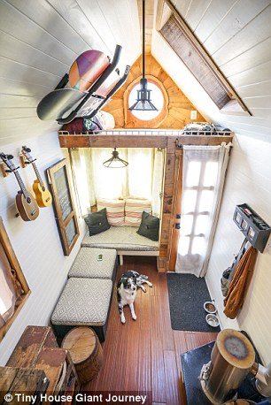 Το ζευγάρι που ταξιδεύει παντού παρέα με το... σπίτι του [εικόνες]   | iefimerida.gr 5