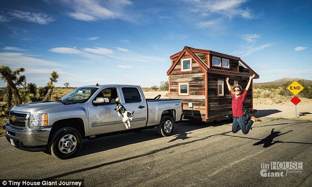 Το ζευγάρι που ταξιδεύει παντού παρέα με το... σπίτι του [εικόνες]   | iefimerida.gr 4