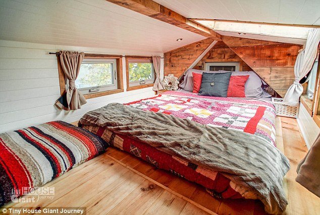 Το ζευγάρι που ταξιδεύει παντού παρέα με το... σπίτι του [εικόνες]   | iefimerida.gr 9