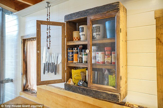 Το ζευγάρι που ταξιδεύει παντού παρέα με το... σπίτι του [εικόνες]   | iefimerida.gr 7