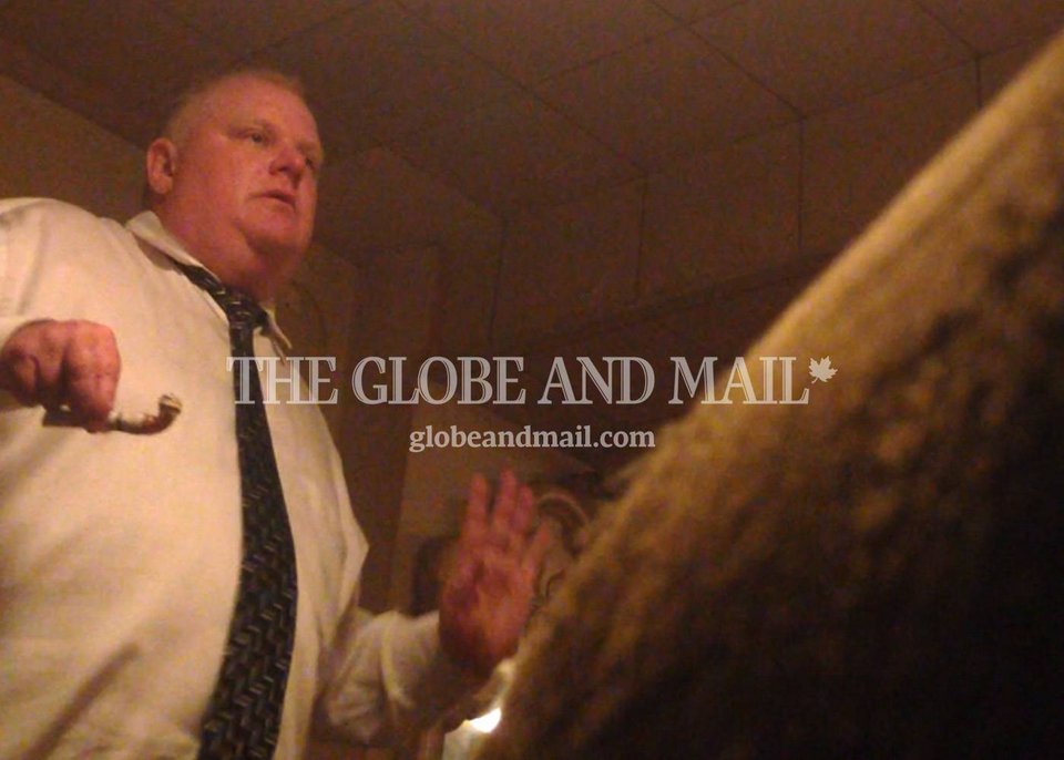 Ο δήμαρχος ήταν «φτιαγμένος» -Κάμερες κατέγραψαν τοπικό άρχοντα να κάνει χρήση ναρκωτικών [εικόνες&βίντεο]  | iefimerida.gr 1