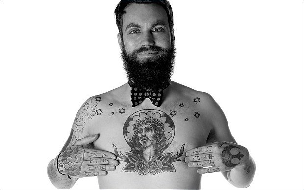 Ο παπα-χίπστερ: Γνωρίστε τον πιο μοδάτο κληρικό της Βρετανίας [εικόνες] | iefimerida.gr 7