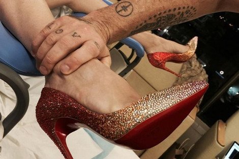 Ο Ρόμπι Γουίλιαμς τρελαίνεται για το δεύτερο παιδί και χορεύει στη γυναίκα του στο μαιευτήριο [εικόνες&βίντεο] | iefimerida.gr 1