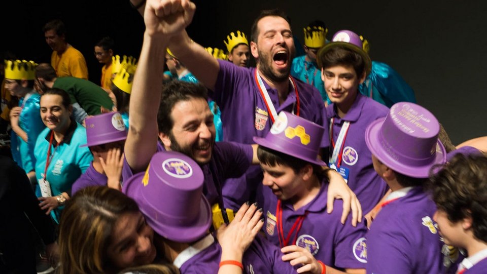 Μαθητές στην Ξάνθη έφτιαξαν και θα εκτοξεύσουν μικροδορυφόρο -Σαν ένα κουτί αναψυκτικού [εικόνες] | iefimerida.gr 0