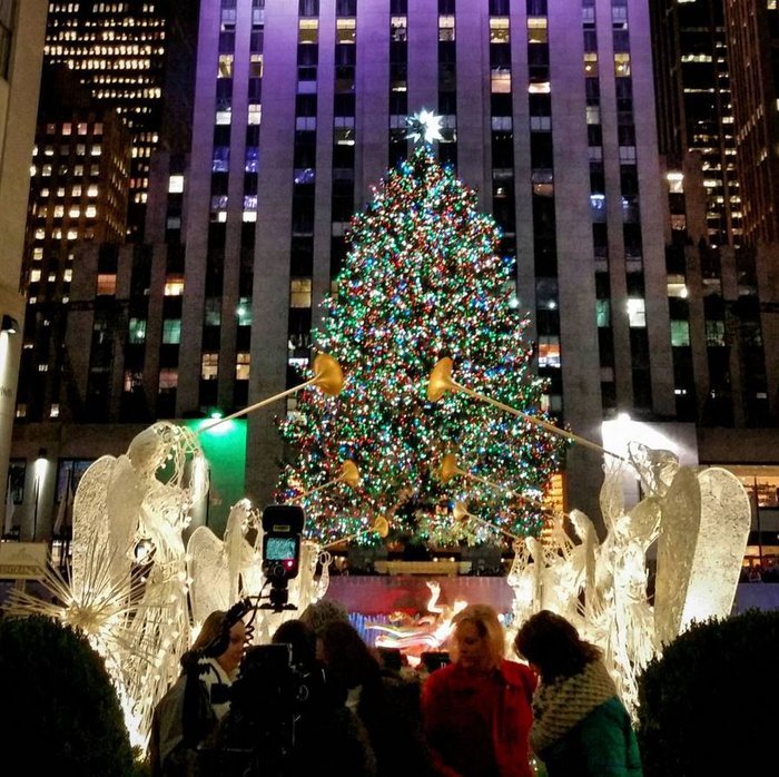 30.000 LED και 25.000 swarovski στο δέντρο του Rockfeller center - Ήρθε κατευθείαν από την Αλάσκα | iefimerida.gr 0