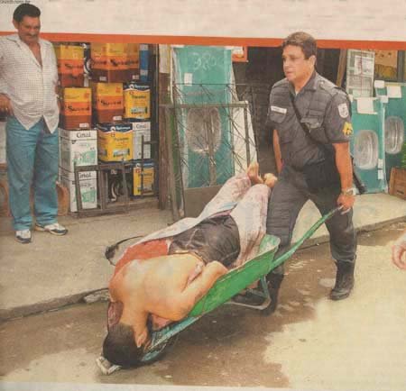 Πολεμική επιχείρηση για την ανακατάληψη φαβέλας στο Ρίο [εικόνες] | iefimerida.gr 1