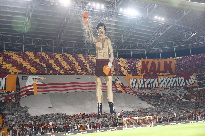 Τουρκία: Εξαλλη η κυβέρνηση με πανό οπαδών της Γαλατασαράι με τον Ρόκι -Tο συνδέουν με το πραξικόπημα [εικόνες] | iefimerida.gr 0