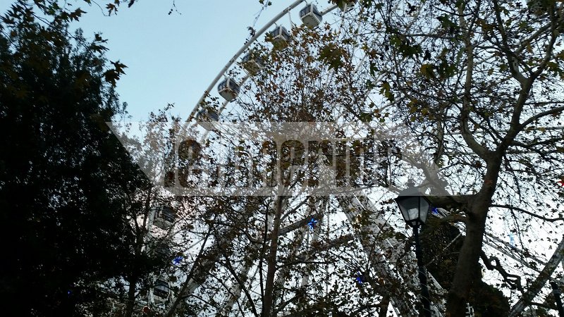 Αλλος αέρας στο Σύνταγμα: Ετοιμη η τεράστια ρόδα, μπήκαν τα «βαγόνια», ανοίγει τις επόμενες ώρες [εικόνες] | iefimerida.gr 11