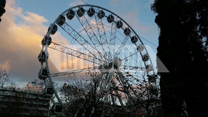 Αλλος αέρας στο Σύνταγμα: Ετοιμη η τεράστια ρόδα, μπήκαν τα «βαγόνια», ανοίγει τις επόμενες ώρες [εικόνες] | iefimerida.gr 9