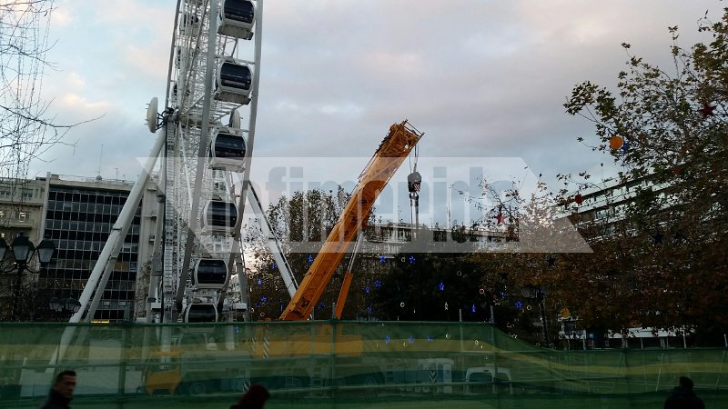 Αλλος αέρας στο Σύνταγμα: Ετοιμη η τεράστια ρόδα, μπήκαν τα «βαγόνια», ανοίγει τις επόμενες ώρες [εικόνες] | iefimerida.gr 4