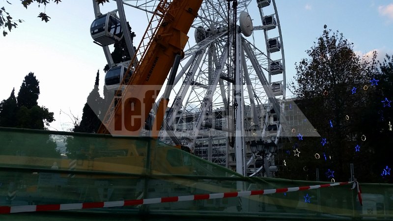 Αλλος αέρας στο Σύνταγμα: Ετοιμη η τεράστια ρόδα, μπήκαν τα «βαγόνια», ανοίγει τις επόμενες ώρες [εικόνες] | iefimerida.gr 5