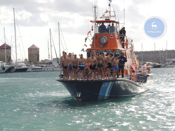 Με λαμπρότητα γιορτάστηκαν τα Θεοφάνεια σε όλη τη χώρα  [εικόνες] | iefimerida.gr 17