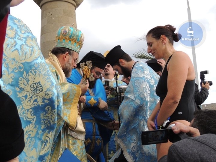 Με λαμπρότητα γιορτάστηκαν τα Θεοφάνεια σε όλη τη χώρα  [εικόνες] | iefimerida.gr 20