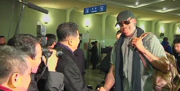 «Kολλητάρια για μια ζωή», είπε ο Ρόντμαν στο δικτάτορα Κιμ Τζονγκ Ουν - Τον φιλοξενεί στη Βόρεια Κορέα [εικόνες]  | iefimerida.gr 1