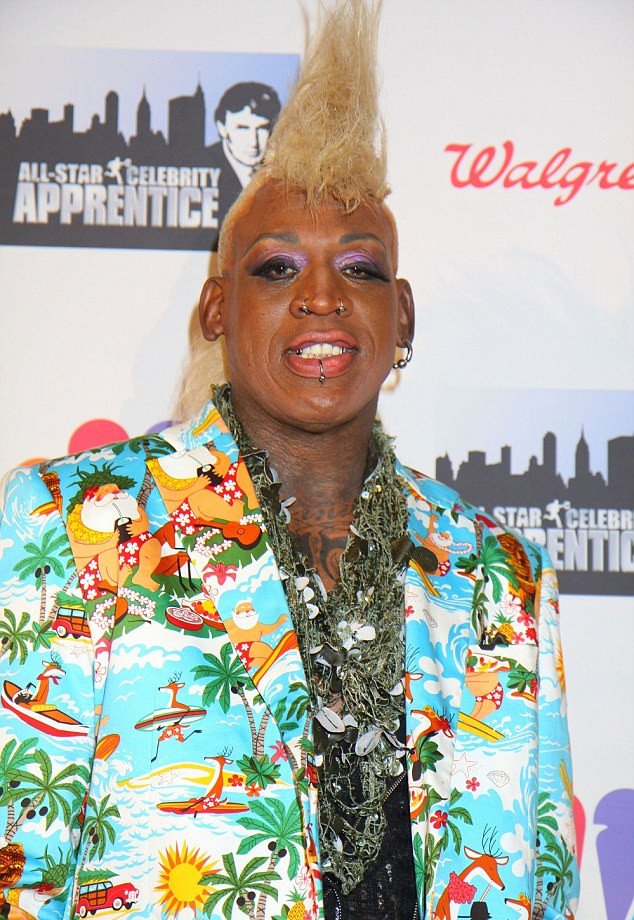 Με ξανθιά μοϊκάνα και βαρύ make up εμφανίστηκε ο Ντένις Ρόντμαν [εικόνες] | iefimerida.gr 0