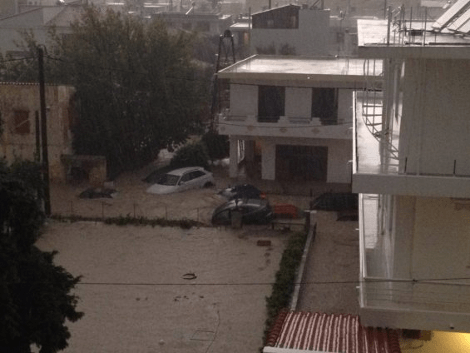 Πρωτοφανής νεροποντή «έπνιξε» τη Ρόδο  [εικόνες & βίντεο] | iefimerida.gr 3