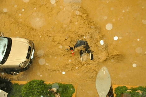 Πρωτοφανής νεροποντή «έπνιξε» τη Ρόδο  [εικόνες & βίντεο] | iefimerida.gr 0