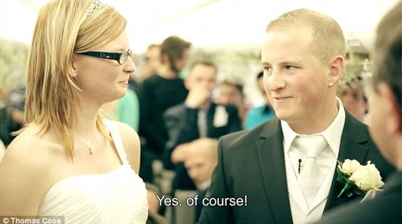 Γάμος... υψηλών προδιαγραφών -Παντρεύτηκαν στη Ρόδο σε ύψος 30.000 ποδιών [εικόνες & βίντεο] | iefimerida.gr 1