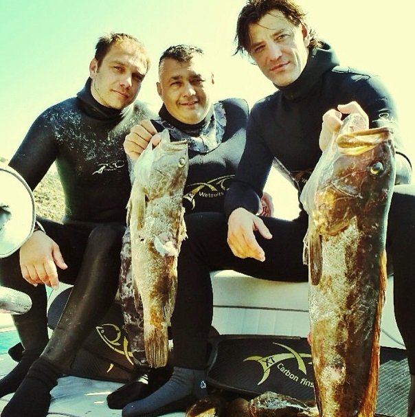 Ο Σάκης Ρουβάς έχει γίνει ο φόβος και ο τρόμος στο βυθό της θάλασσας [εικόνα] | iefimerida.gr 0