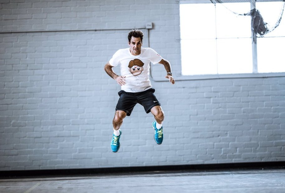 Ο Φέντερερ κυκλοφορεί πλέον με emoji - Τα νέα μπλουζάκια που γίνονται ανάρπαστα [εικόνες] | iefimerida.gr 0